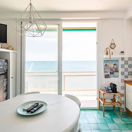 A Window To The Sea Nettuno
